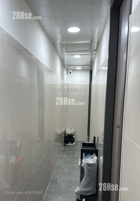 Diamond Mansion Rental 1 Bathroom 110 ft²