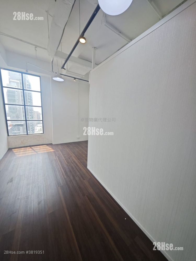 Easy Tower Rental Studio 613 ft²