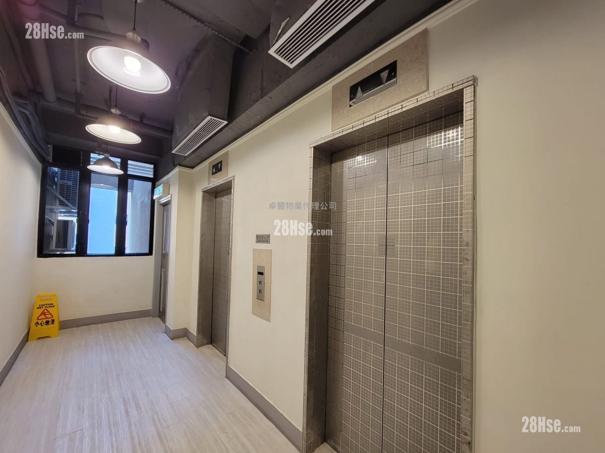 Easy Tower Rental Studio 613 ft²