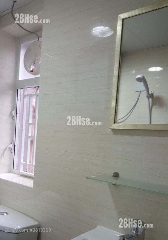 Tung Lo Court Rental 120 ft²