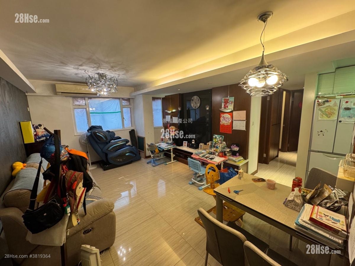 Balwin Court Rental 3 Bedrooms , 2 Bathrooms 649 ft²