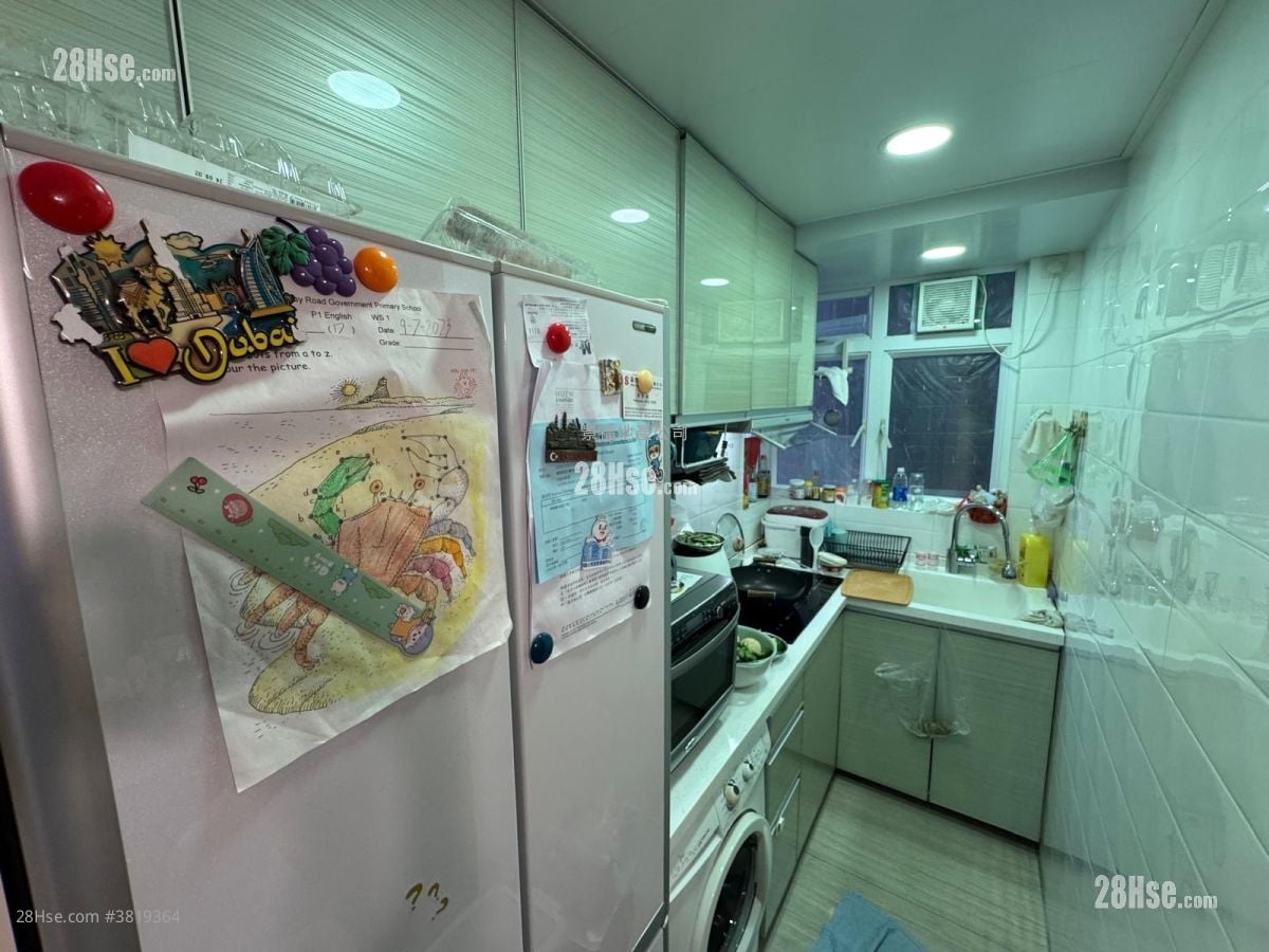 Balwin Court Rental 3 Bedrooms , 2 Bathrooms 649 ft²