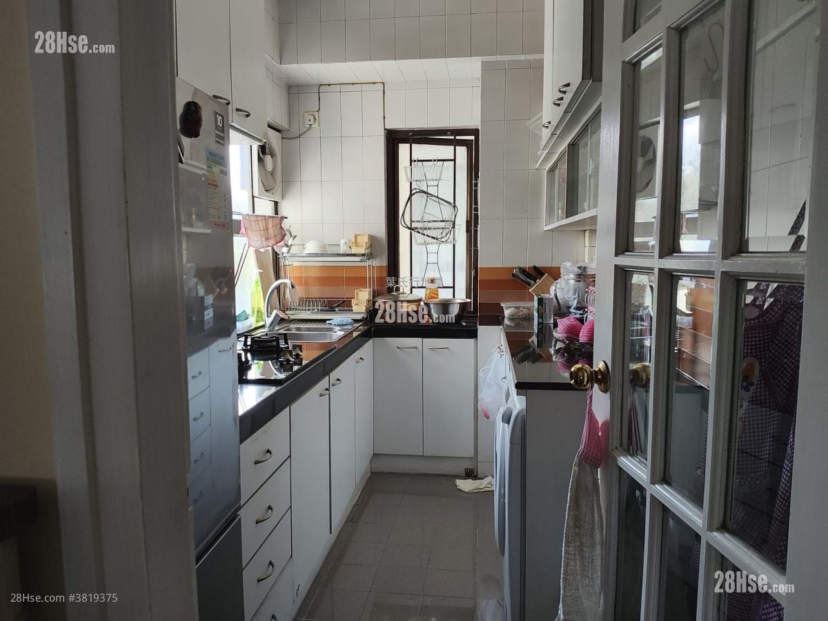 華景山莊 售盤 3 房 , 2 浴室 873 平方呎