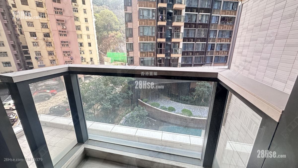 Fleur Pavilia Rental 4 Bedrooms , 3 Bathrooms 877 ft²