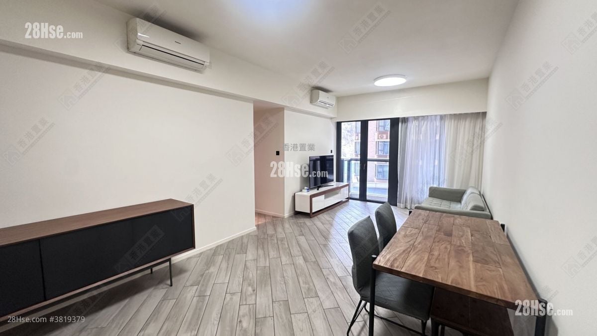 Fleur Pavilia Rental 4 Bedrooms , 3 Bathrooms 877 ft²