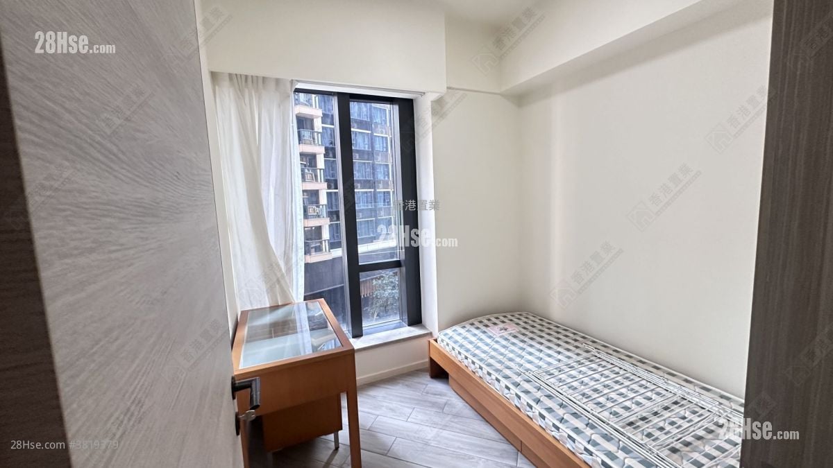 Fleur Pavilia Rental 4 Bedrooms , 3 Bathrooms 877 ft²