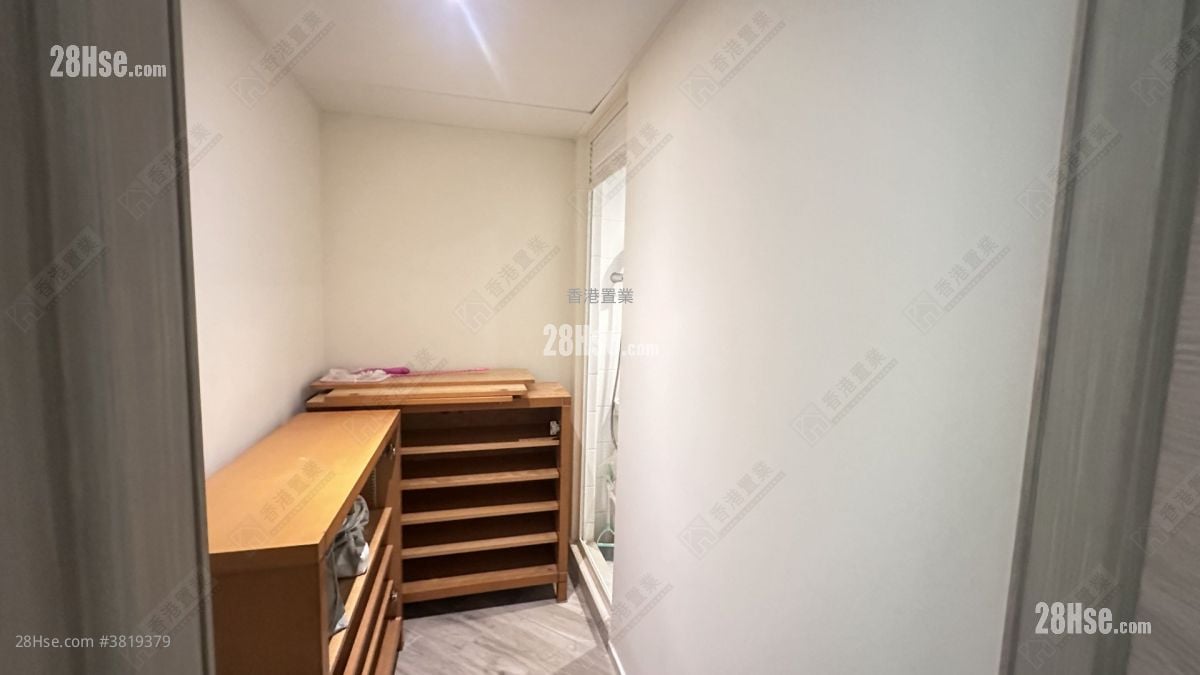 Fleur Pavilia Rental 4 Bedrooms , 3 Bathrooms 877 ft²