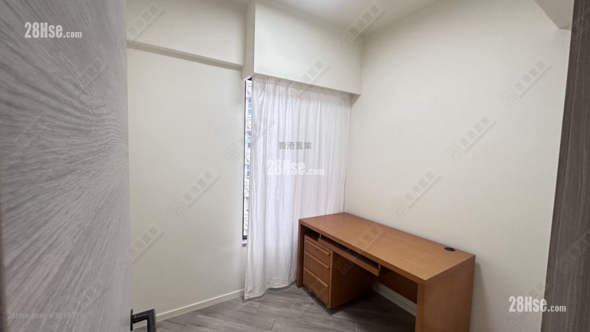 Fleur Pavilia Rental 4 Bedrooms , 3 Bathrooms 877 ft²