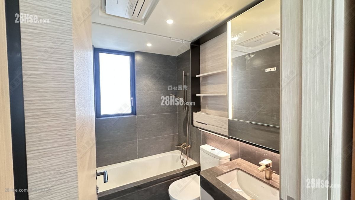 Fleur Pavilia Rental 4 Bedrooms , 3 Bathrooms 877 ft²