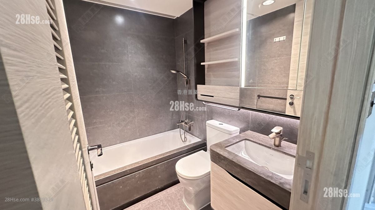 Fleur Pavilia Rental 4 Bedrooms , 3 Bathrooms 877 ft²