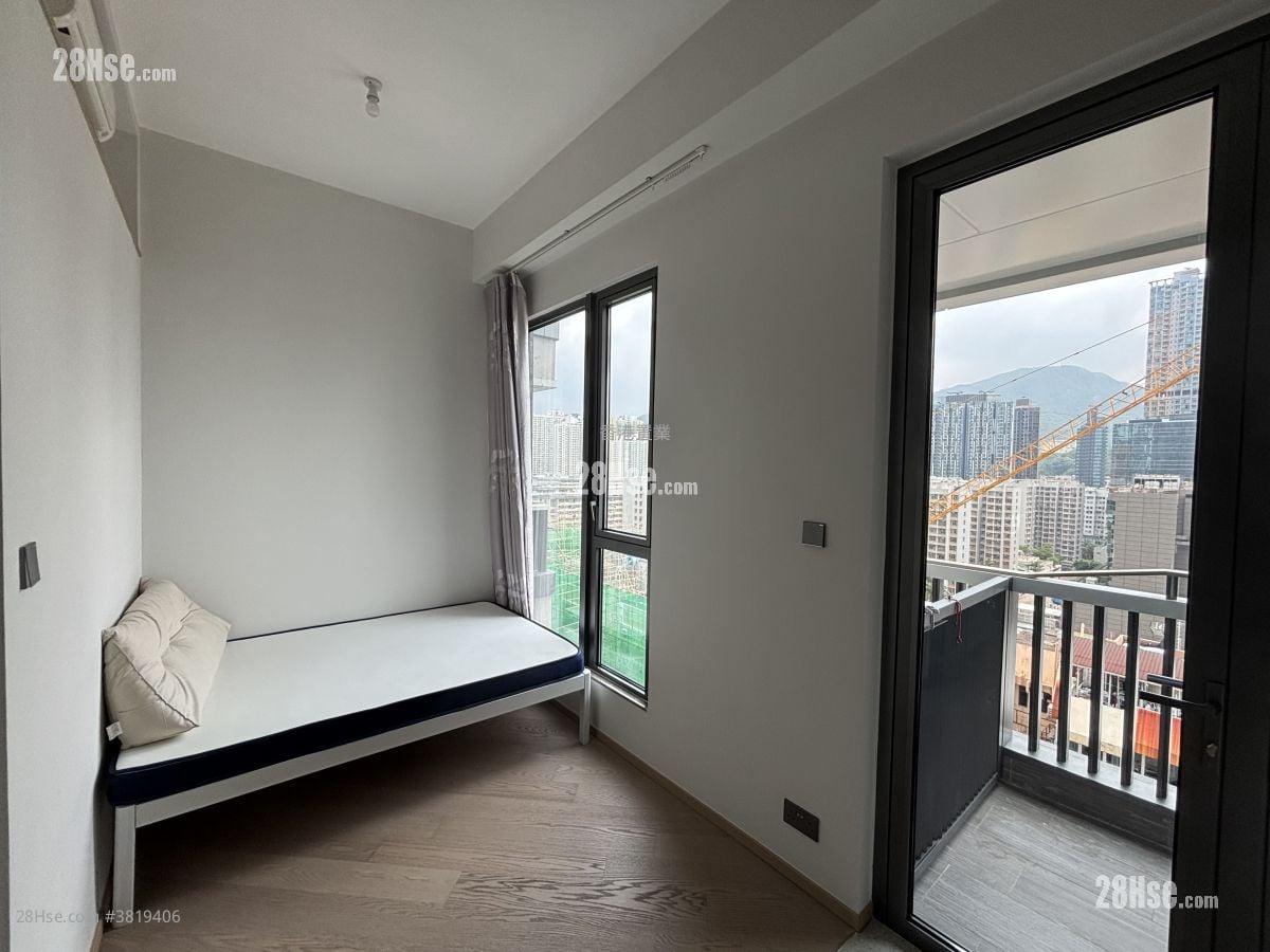 Bondlane Rental 266 ft²