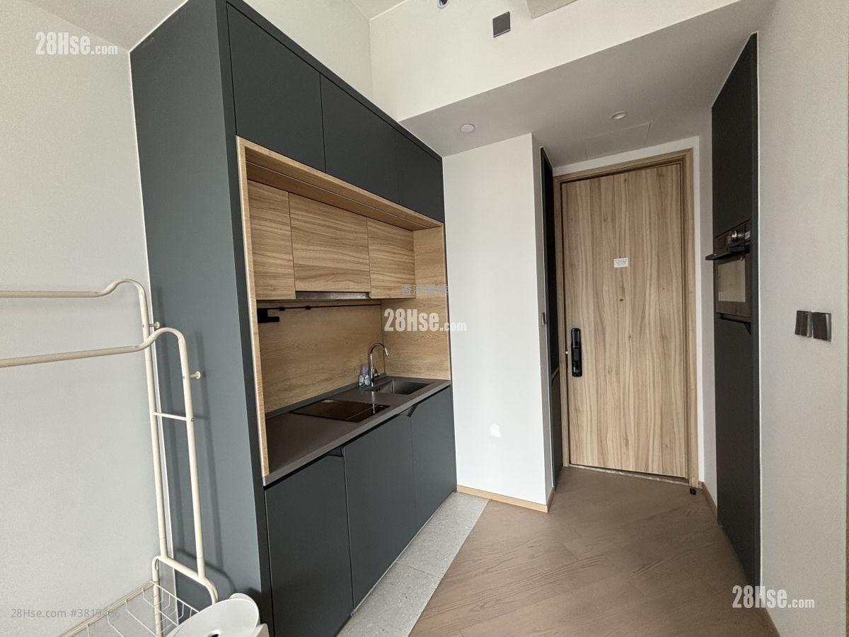 Bondlane Rental 266 ft²