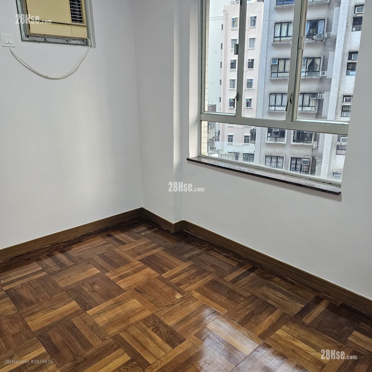 Cronin Garden Sell 3 Bedrooms , 2 Bathrooms 692 ft²