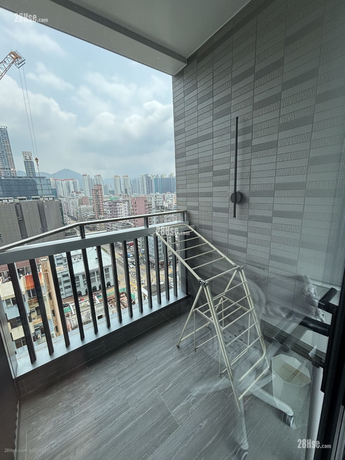 Bondlane Rental 266 ft²