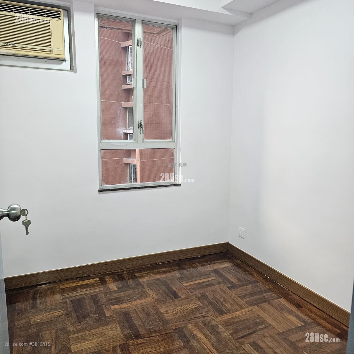 Cronin Garden Sell 3 Bedrooms , 2 Bathrooms 692 ft²