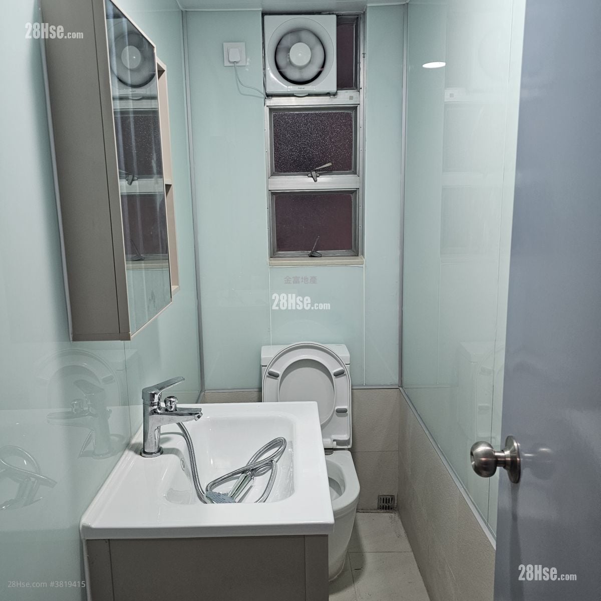 Cronin Garden Sell 3 Bedrooms , 2 Bathrooms 692 ft²