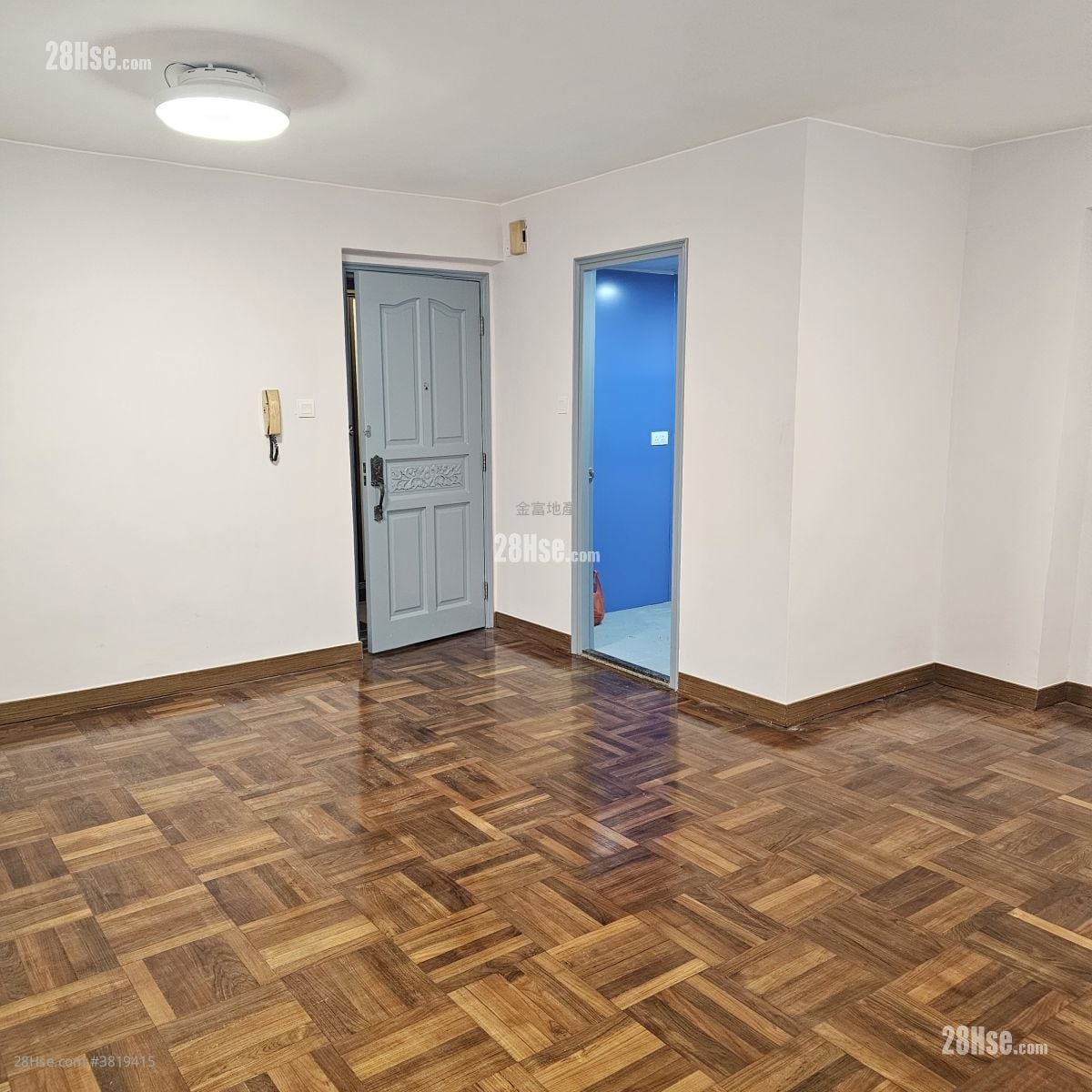 Cronin Garden Sell 3 Bedrooms , 2 Bathrooms 692 ft²