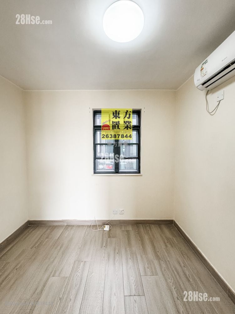 村屋 售盤 3 房 , 2 浴室 700 平方呎