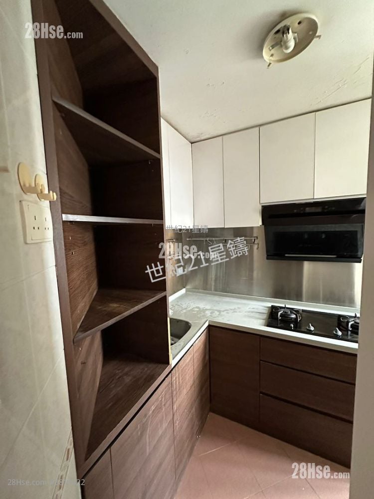 Yue On Court Rental 2 Bedrooms , 1 Bathroom 469 ft²