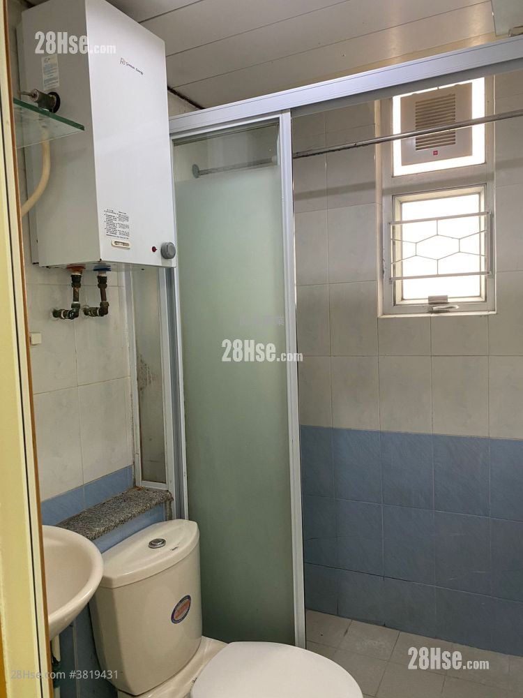 On Kay Court Sell 2 Bedrooms , 1 Bathroom 414 ft²