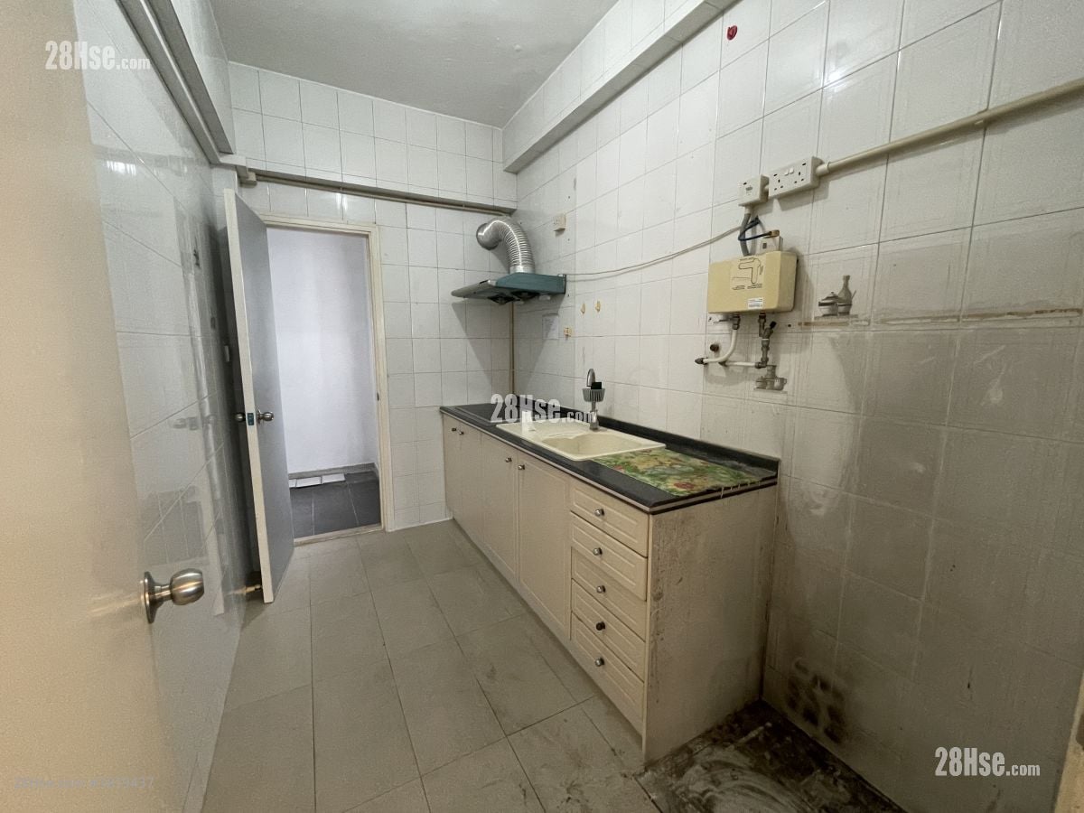 滿峰台 售盤 3 房 , 2 浴室 1,232 平方呎