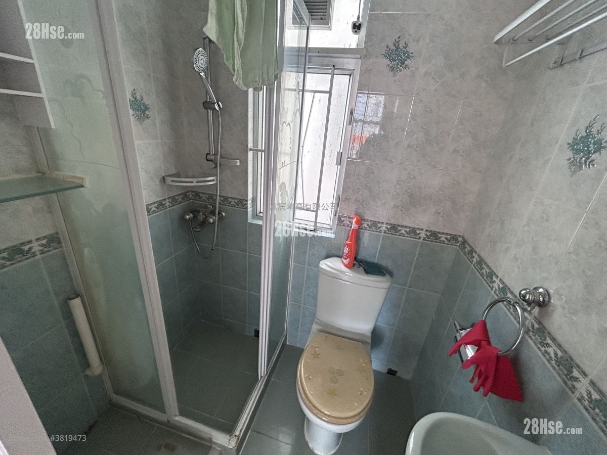 顯暉大廈 租盤 2 房 , 1 浴室 280 平方呎