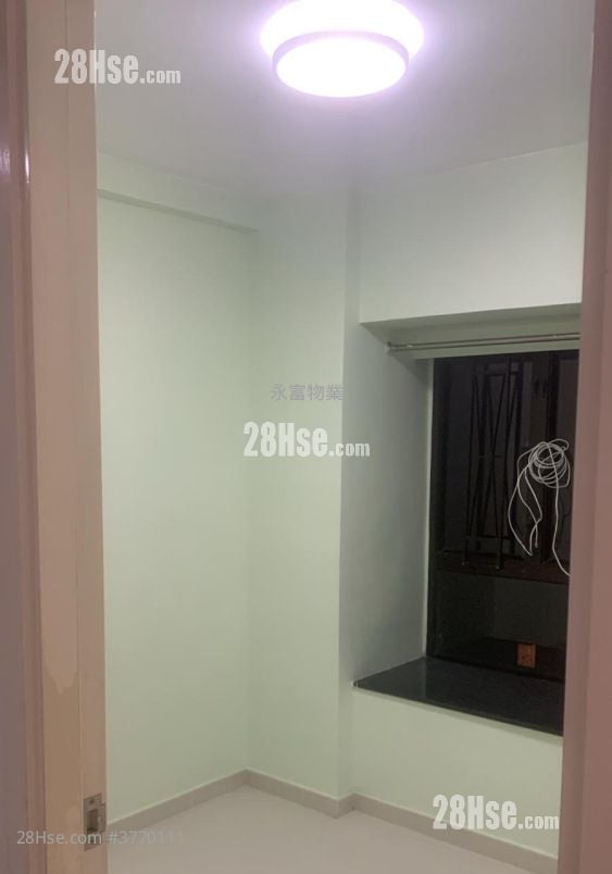 峻峰花園 租盤 3 房 450 平方呎