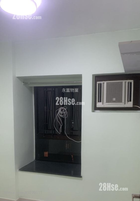 峻峰花園 租盤 3 房 450 平方呎