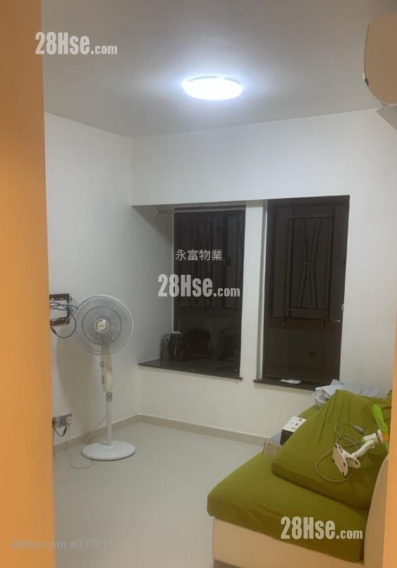 峻峰花園 租盤 3 房 450 平方呎