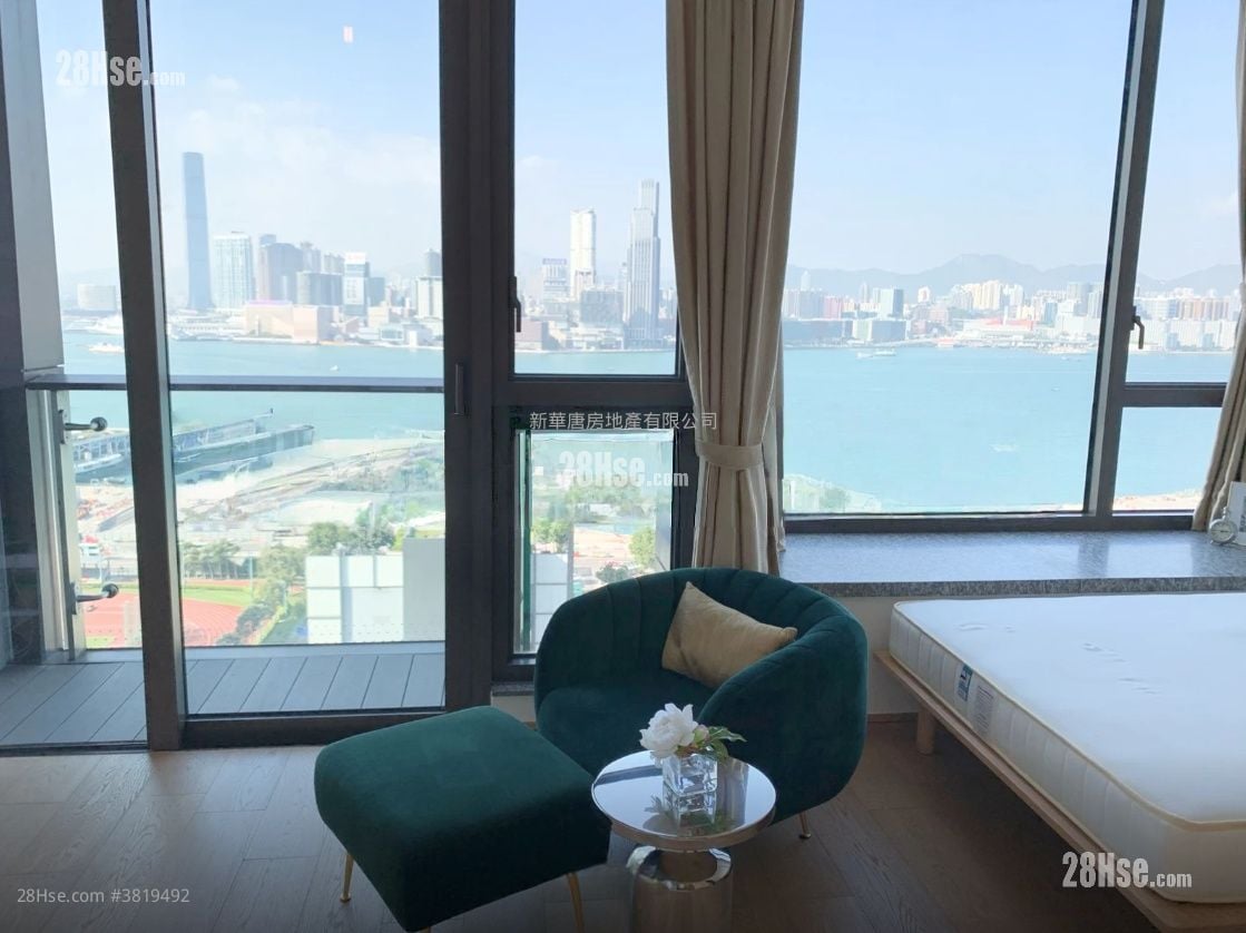 The Gloucester Rental Studio , 1 Bathroom 342 ft²