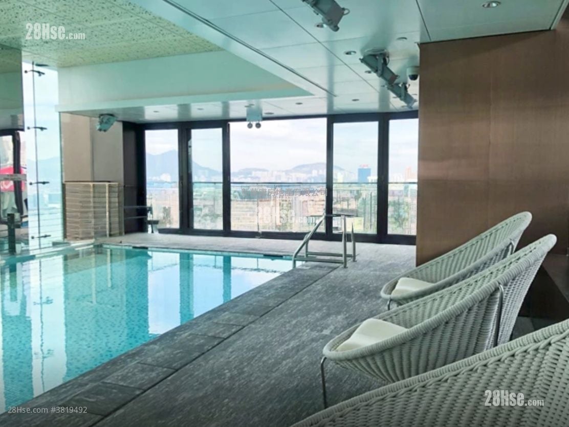 The Gloucester Rental Studio , 1 Bathroom 342 ft²