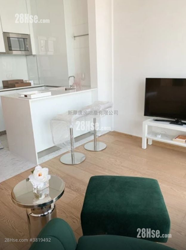 The Gloucester Rental Studio , 1 Bathroom 342 ft²