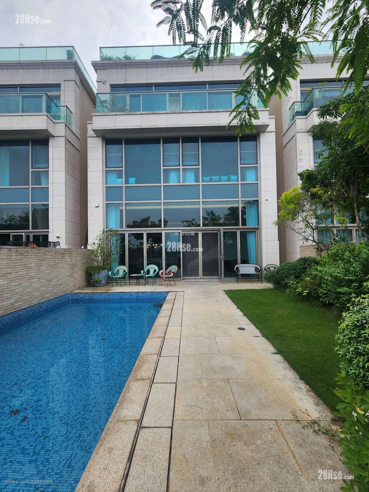 大厦外观: 逸珑湾 售盘 4 房 , 5+ 浴室 3,639 平方尺