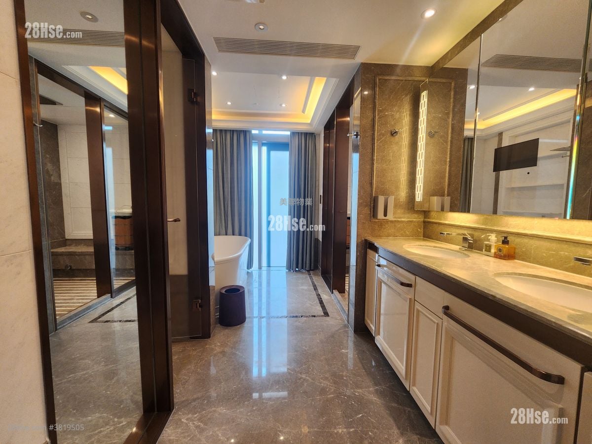 浴室: 逸珑湾 售盘 4 房 , 5+ 浴室 3,639 平方尺