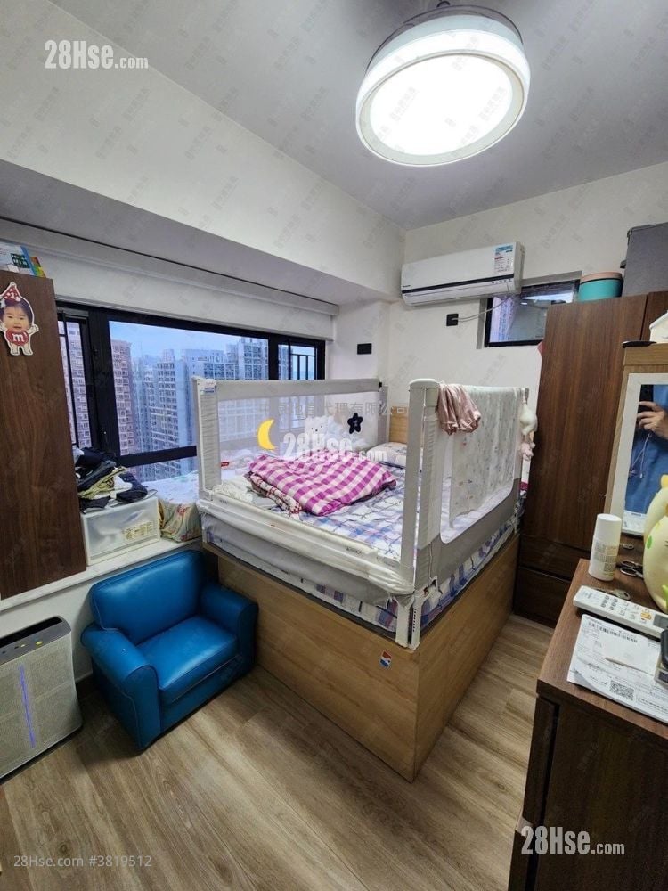 新港城 售盘 3 房 618 平方尺