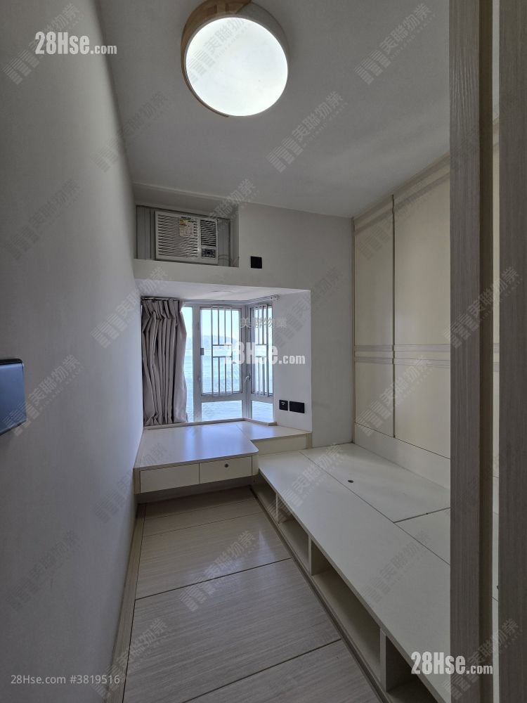 Pierhead Garden Sell 2 Bedrooms 609 ft²