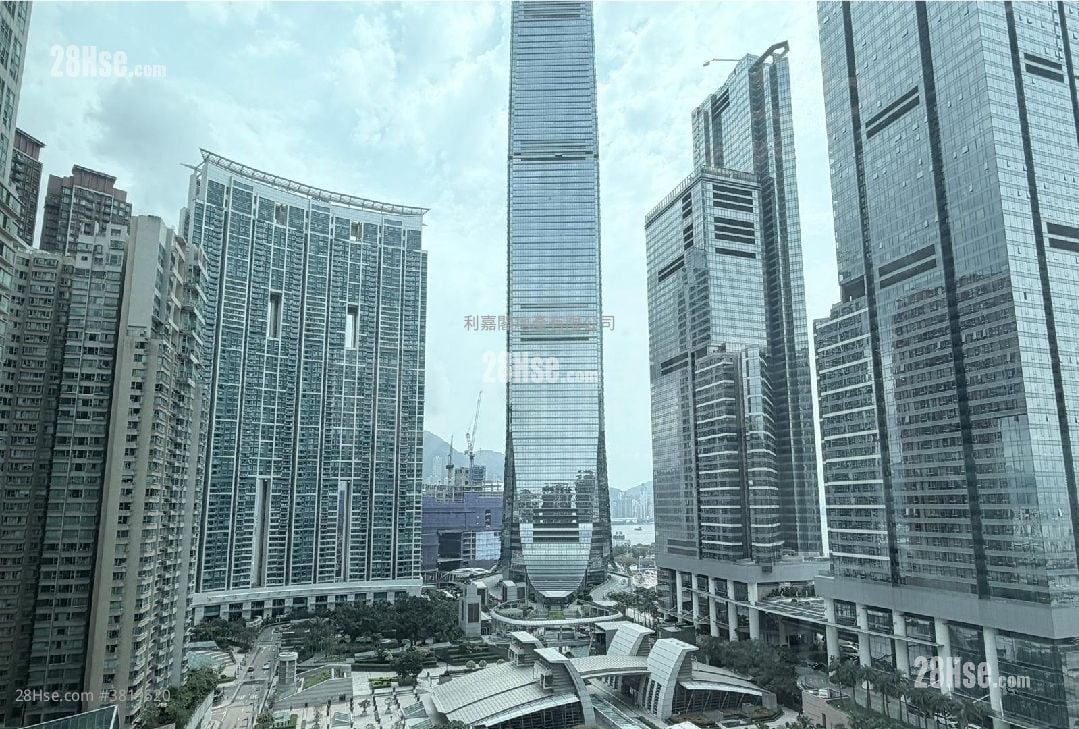 擎天半岛 售盘 3 房 , 3 浴室 774 平方尺