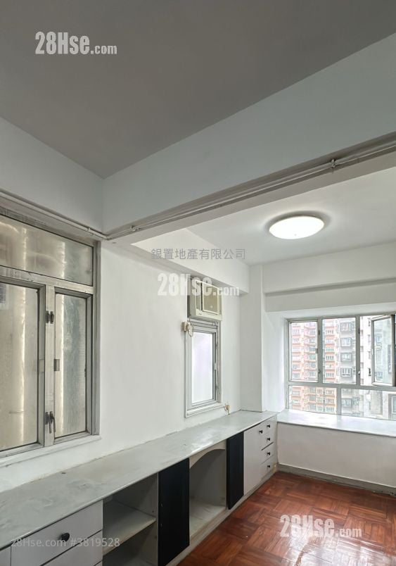 金獅花園 售盤 2 房 , 1 浴室 270 平方呎