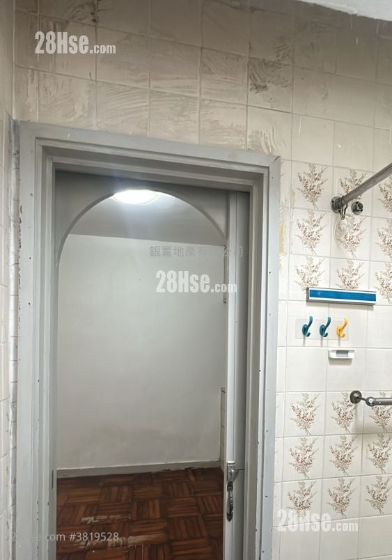 金獅花園 售盤 2 房 , 1 浴室 270 平方呎