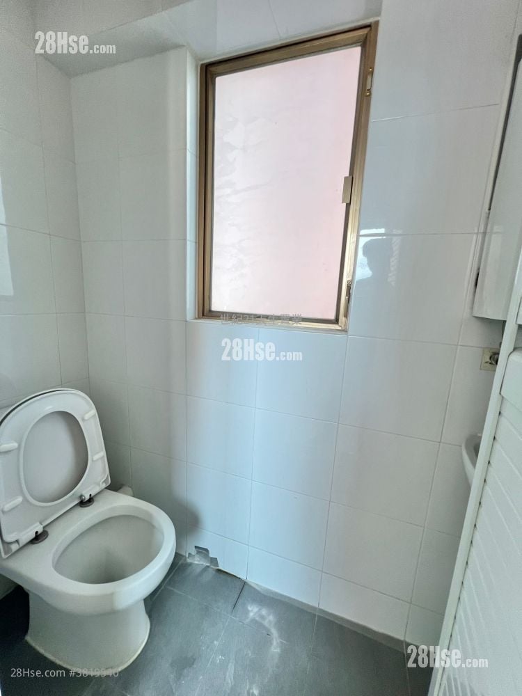 香港黄金海岸 租盘 4 房 , 3 浴室 875 平方尺