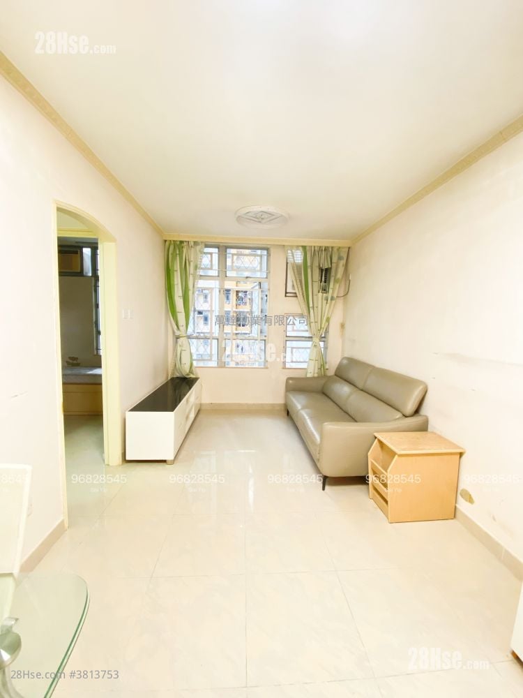 Yu Chui Court Sell 3 Bedrooms , 2 Bathrooms 663 ft²