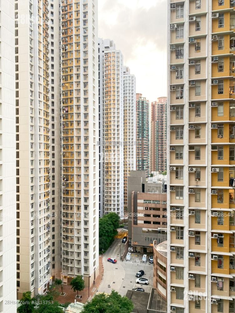 Yu Chui Court Sell 3 Bedrooms , 2 Bathrooms 663 ft²