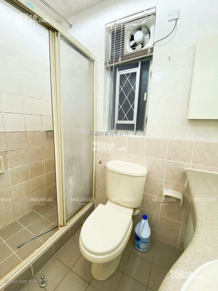 Yu Chui Court Sell 3 Bedrooms , 2 Bathrooms 663 ft²