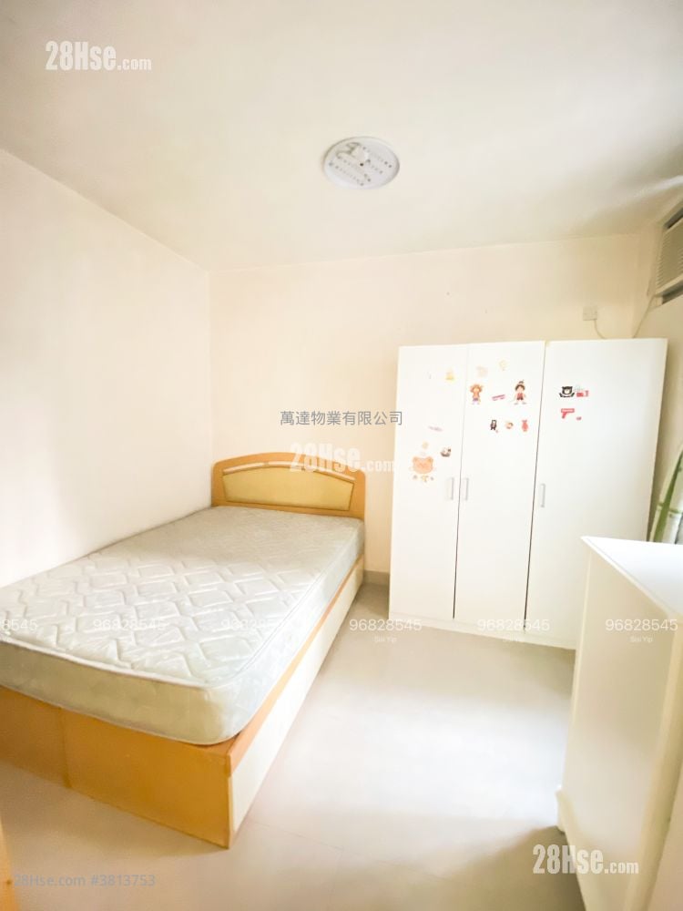 Yu Chui Court Sell 3 Bedrooms , 2 Bathrooms 663 ft²