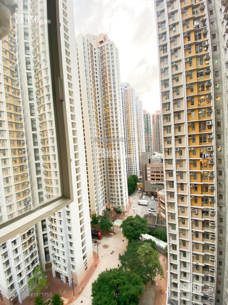 Yu Chui Court Sell 3 Bedrooms , 2 Bathrooms 663 ft²