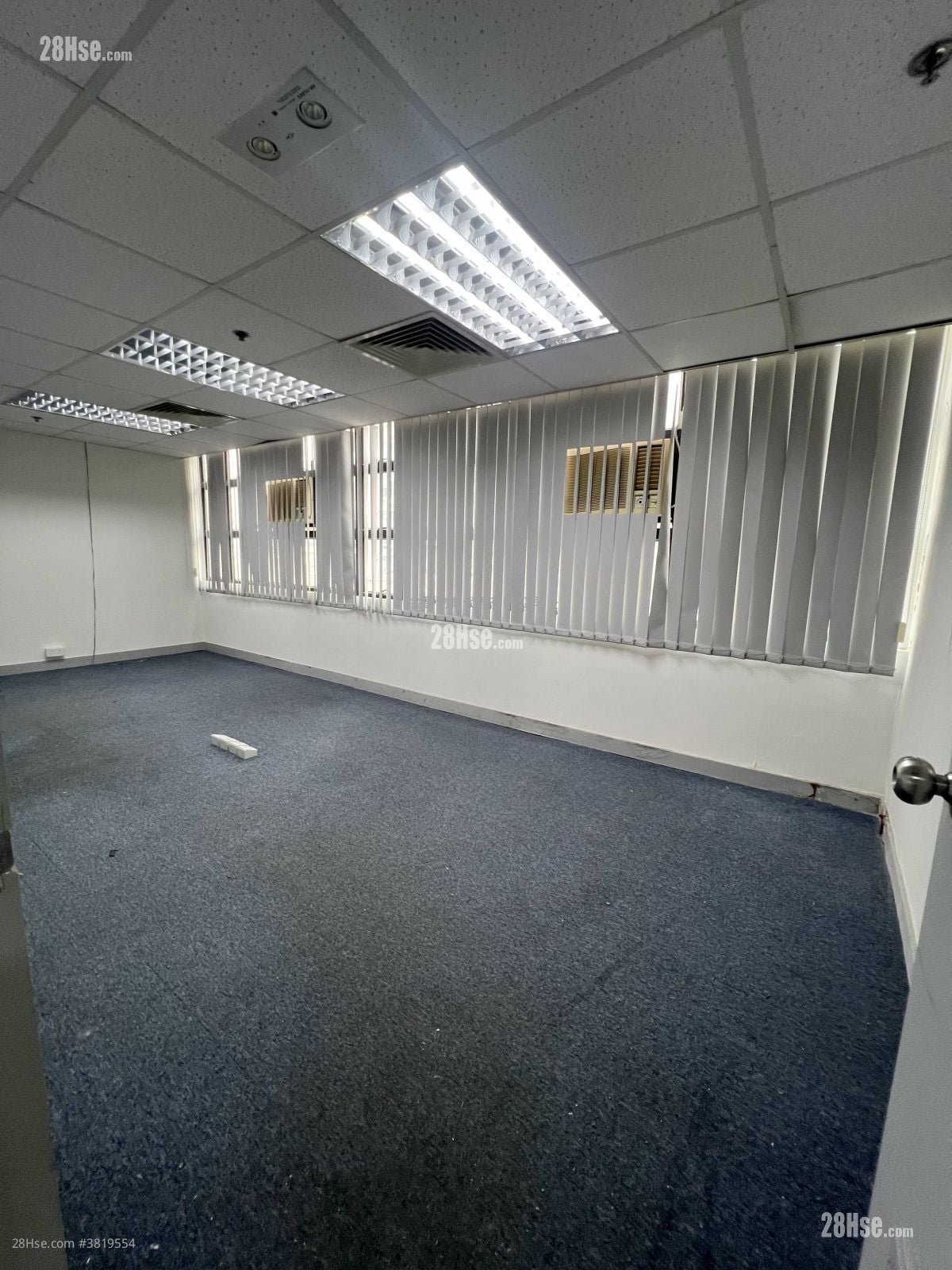 Vanta Industrial Centre Rental 4 Bedrooms , 2 Toilets