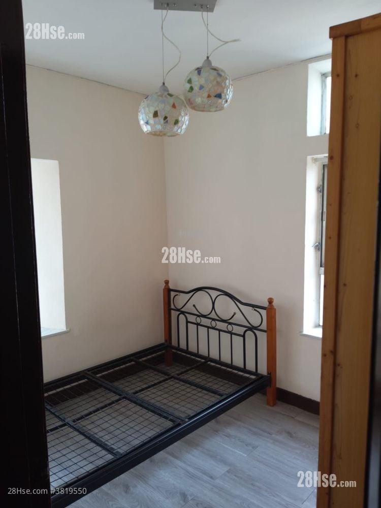 睡房 2: 海翠花園 售盤 2 房 521 平方呎