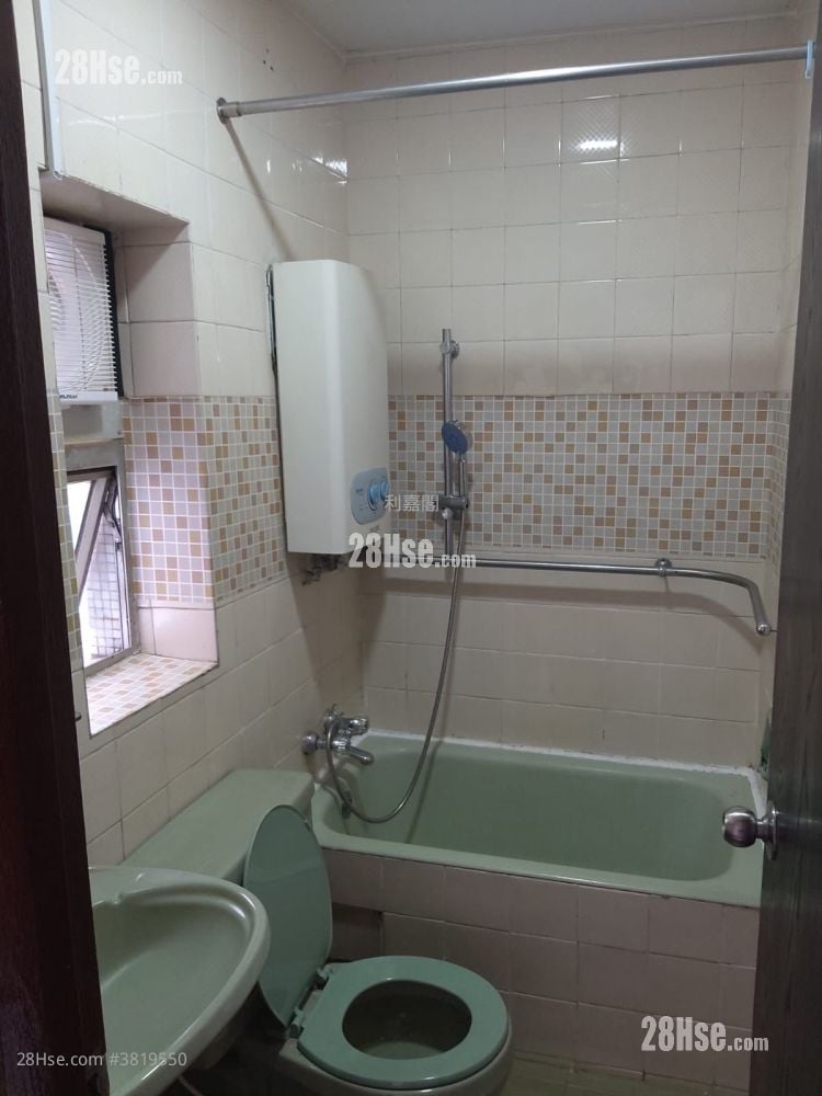 浴室: 海翠花園 售盤 2 房 521 平方呎