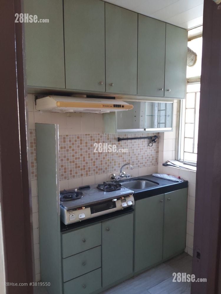 廚房: 海翠花園 售盤 2 房 521 平方呎