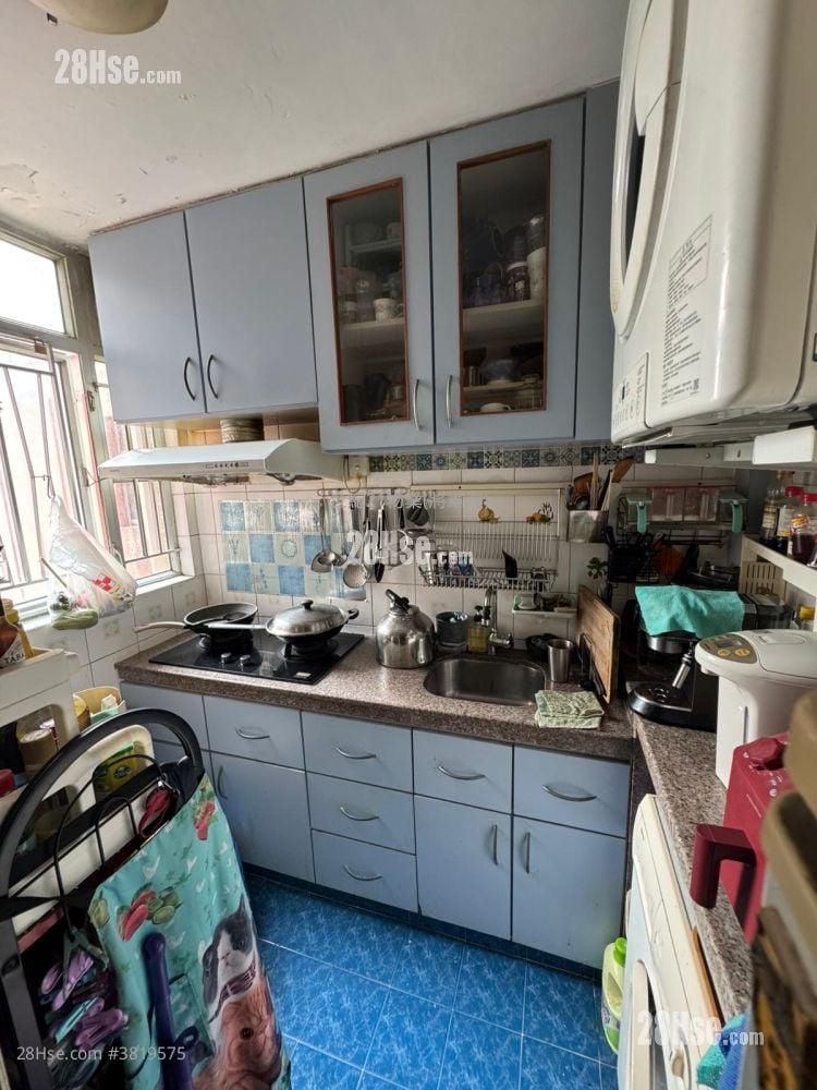 Kwong Ming Court Sell 2 Bedrooms , 1 Bathroom 433 ft²